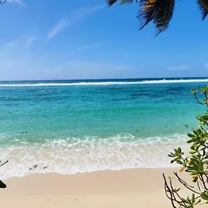 D'anse Forbans Selfcatering Chalet Takamaka