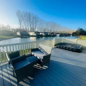  Holiday home Bridgewater With Hot Tub United Kingdom