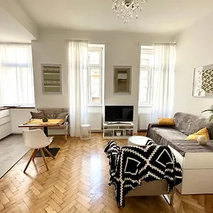 Cozy City Close To Metro - Self Check-in Apartment